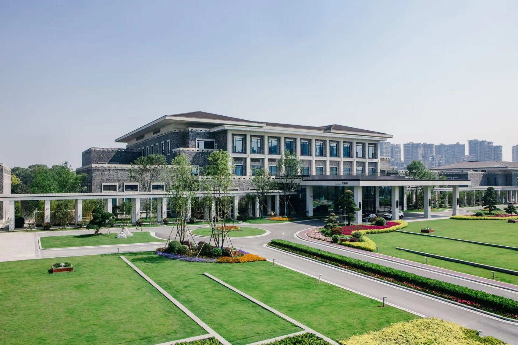 整合全省旅游資產(chǎn) 壯大“萬億級”文旅產(chǎn)業(yè)集群 四川尊龍凱時打造“國內(nèi)一流知名酒店集團(tuán)”