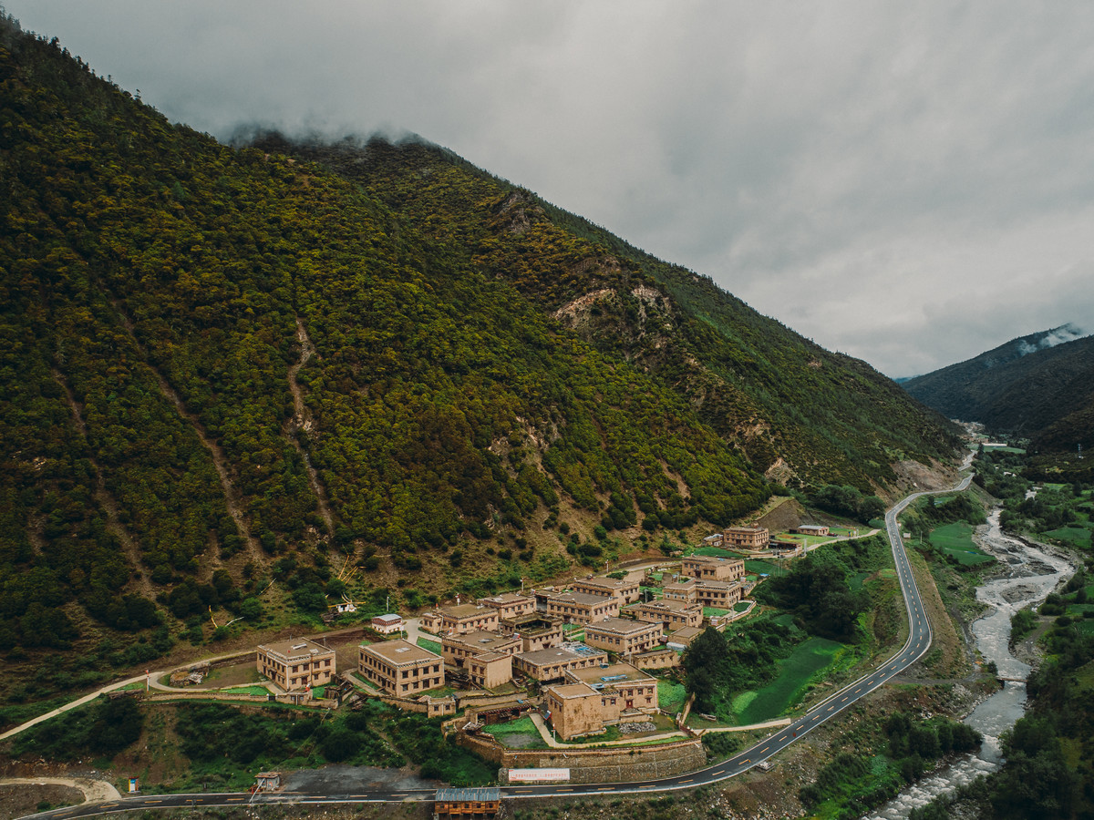 入選世界旅游減貧百大案例，四川這個(gè)43戶人家的高原村寨成網(wǎng)紅打卡地