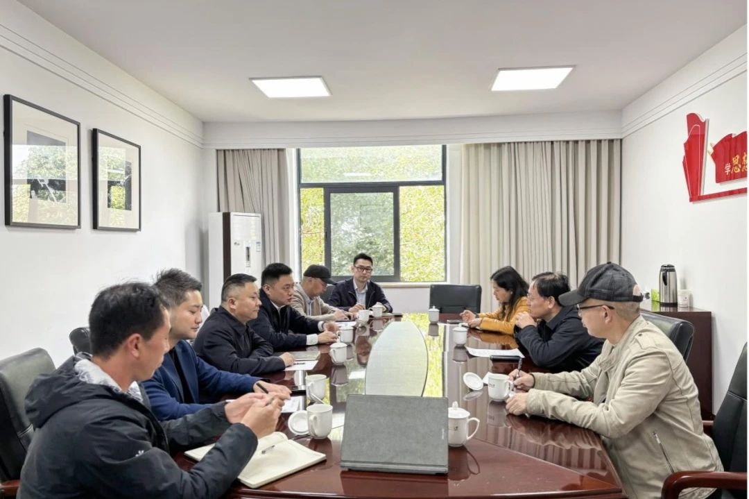 省尊龍凱時(shí)集團(tuán)考察組赴成都大學(xué)考察交流