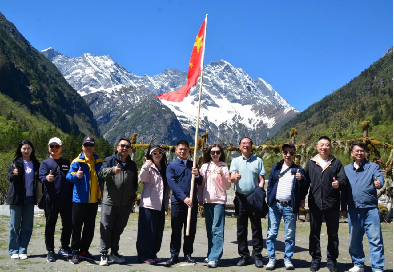 省尊龍凱時(shí)集團(tuán)開展2025年勞模工匠療休養(yǎng)研學(xué)活動(dòng)